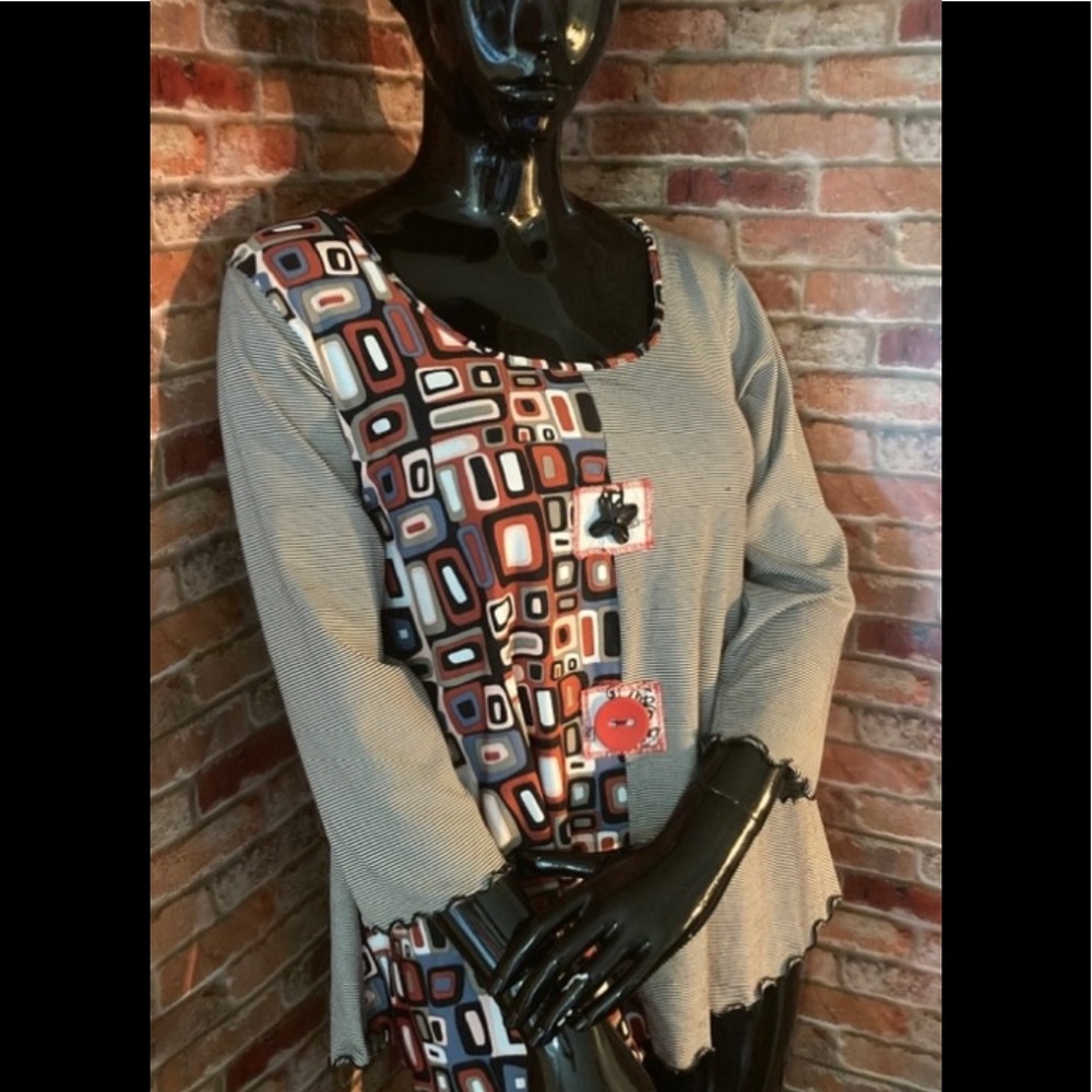 Hand Jive Wearable Art 🖼 Shirt, size XS